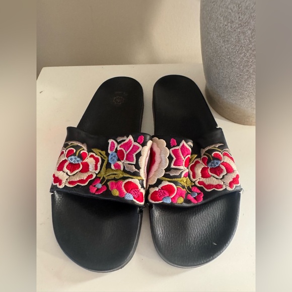 Johnny Was Black Sandals with Pink Floral Embroidery - Picture 1 of 5